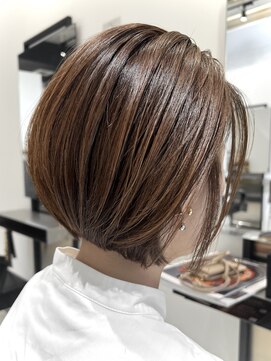 フリック 京都河原町店(FLICK) ★40代50代/ミニマルボブ/白髪ぼかし/ひし形前下がりショート