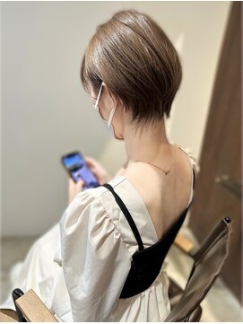 首が長く見えるショート【宇都宮/女性スタイリストサロン】