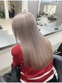 ミルクティーベージュのロングストレート