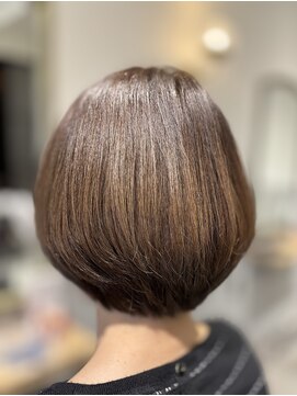 アンジー(Angee) 襟足の上向きの生えグセをヘアリセッターとカットで整えました