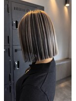 ヴィオラカラー(VIOLLA COLOR) アンブレラカラー×タッセルボブ、切りっぱなしボブ