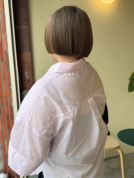 ヒントステーション(HINTSTATION) 〈浅草 半個室〉前上がりボブ×ミルクティーベージュ