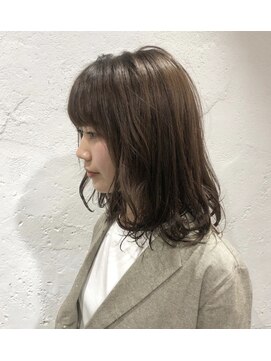 ボウ(BEAU) どんなファッションにもすんなり馴染む♪ブラウンベージュ