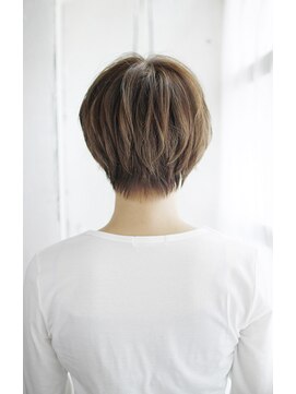 フォーハウス プラスエヌ(FOURHAUS +n) 20代30代40代　ラクしてキレイ・大人ショート【草津】