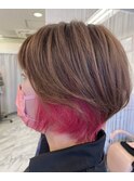 ショートボブ×インナーカラー