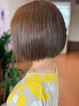アークスヘアー ヘルシーべージュ★大人かわいいマニッシュ丸みショートボブ