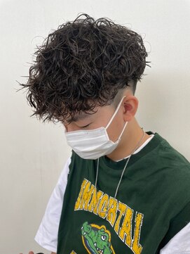 ウェイビーエフティフィフス 横浜西口(WAVEY ft.fifth) 波巻きスパイラルパーマツーブロックツイストパーマ無造作パーマ