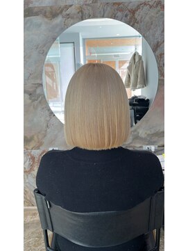 ビーヒアナウ 金沢県庁店(BE HERE NOW) ハイトーン×ボブスタイル