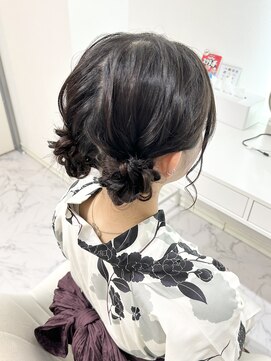 ヘアーメイクサロンアール(hair make salon R) ツインのお団子ヘア