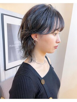 エイム(AiM) ウルフカット/ブリーチ無しダブルカラー/ブルーブラック