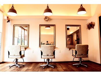 テイルズ オブ ヘアー(tales of hair)の写真/【口コミ★５と大好評】周りを気にせずリラックス。地域密着型サロンなので長いお付き合いができます◎