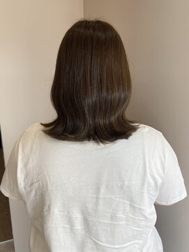 クム(QUMU) 明るめオリーブベージュ◎