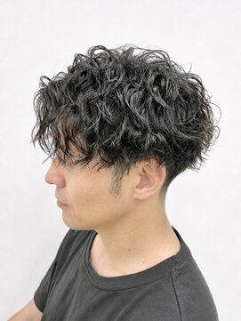 クオリス 上板橋店(QUALIS) ツイストスパイラルパーマ/センターパート/フェザーパーマ◎