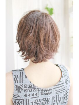 ヴィチーノプラスエヌ(VICINO+n) 20代30代40代 ショートにLADYを上乗せ【瀬田】