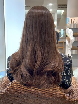 クーラ(Cura) コテ巻き風パーマロング斜めバングレイヤーカット