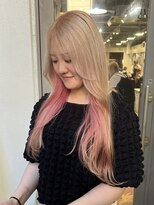 ロア 福岡天神本店(LORE) 顔周りレイヤーカットくびれヘアミルクティーベージュカラー