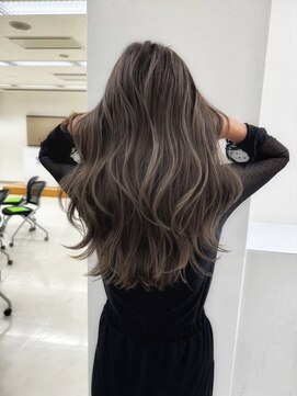 リティー バイ ジルブラン(Lity by JILBLAN) レイヤーカット/ハイライトカラー/イルミナカラー[鹿児島中央駅]