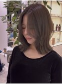 ぷつっとミディアムレイヤーボブ顔まわりカットオリーブカラー