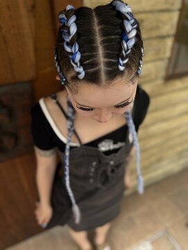 カペリマレーナ(Capelli Malena) コーンロウ エクステあり