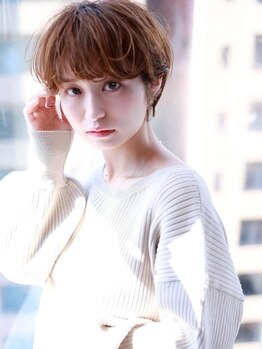 "こなれ感"を簡単に演出できる楽ちんショートヘア！ファッションや気分にあわせてスタイリングも自由自在♪