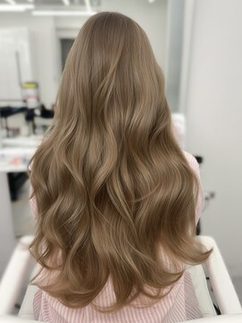 アマトウキョウスマートサロン(AMA TOKYO×Smart Salon) ヘーゼルベージュ　ブリーチ　レイヤーカット　海外風