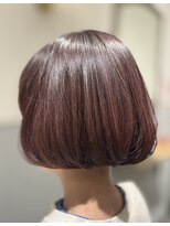 アンジー(Angee)&nbsp;ヴァイオレット×ピンクのカラーと、丸みボブでやさしい印象に