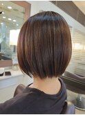  &nbsp;丸み×くびれで“首が細く見える”大人ショート