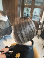 リバレッジ 広尾(Leverage)&nbsp;白髪ぼかしハイライトスタイル