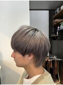 短髪黒髪アップバング刈り上げツーブロックマッシュ