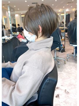 バンプ ギンザ(BUMP GINZA) 白髪ぼかしハイライト/絶壁解消/ひし形大人ショートボブ/聖