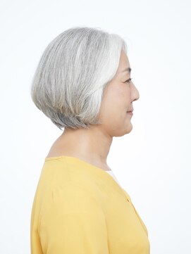 えがお美容室 【えがお美容室】グレイヘアにオススメ◎白髪を活かしたショート