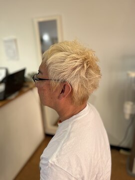 ヘアーコンセプト(HAIR CONCEPT) ホワイトブリーチカラー