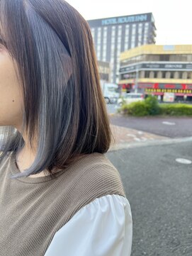 へアサロンアンドカフェガーデン(hair salon&cafe GARDEN) インナーカラー/グレー/シルバーカラー