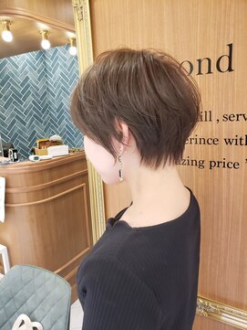 ロンドプロフィール 浦和(Lond profil) 大人可愛い20代30代40代黒髪前下がりショートボブ丸みショート◎