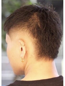 キングスマントーキョー 三鷹店(KINGSMAN TOKYO) アップバング / ツーブロック / スキンフェード[三鷹/バーバー]