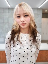 トゥコ(tuco)&nbsp;レイヤーカット×ハイトーン×デザインカラー　根本.裾カラー