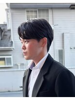 ピーロ(piilo)&nbsp;決まりすぎない、けどかっこいい品のあるセンターパート◯