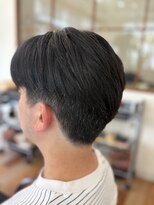 コナ(CONA) センター分けツーブロック