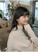 重め前髪ミディアムヘアー