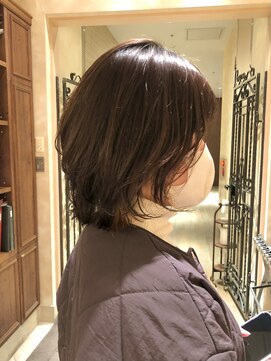 ビュートリアム265(BEAUTRIUM 265) オリーブベージュ 顔周りウルフ ミディアムボブ レイヤーボブ