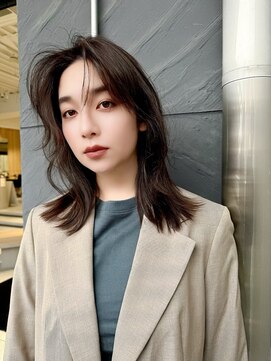 ミンクス 原宿店(MINX) レイヤーカット ウェットヘア オリーブベージュ 大人ヘア 原宿