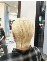 ビビット アン 東大宮東口店(vivid un)&nbsp;抜きっぱなしブロンドカラーウルフカット