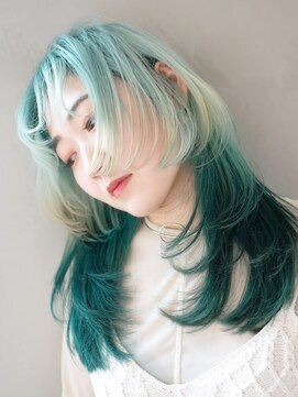 シオン(shion) 似合わせカットメルティカラーホワイトブロンド_ba479292