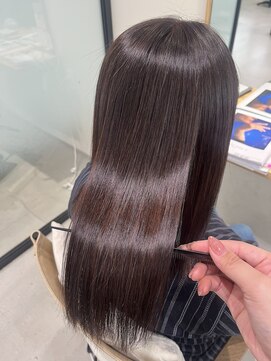 ファムバイアヴァンス(Femme by AVANCE.) 髪質改善ストレート