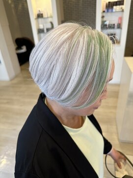 アドラーブル はなみずき店(adorable) ハイライト白髪ぼかしショート