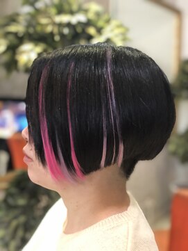 ボンビィヴァン(bon-vivant) カットとカラフルシールエクステとクイックカラートリートメント