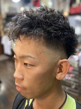 ズーム(ZOOM) ツイパースキンフェードスタイル