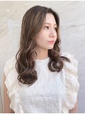 大人可愛いミディアムヘア