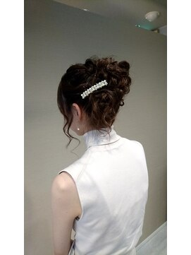 リエラ 新宿(RIERA) もこもこ編み込みアップ