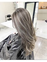 ブレンド 渋谷(BLend)&nbsp;ハイライトブルージュマチルダボブインナーグレージュ前髪